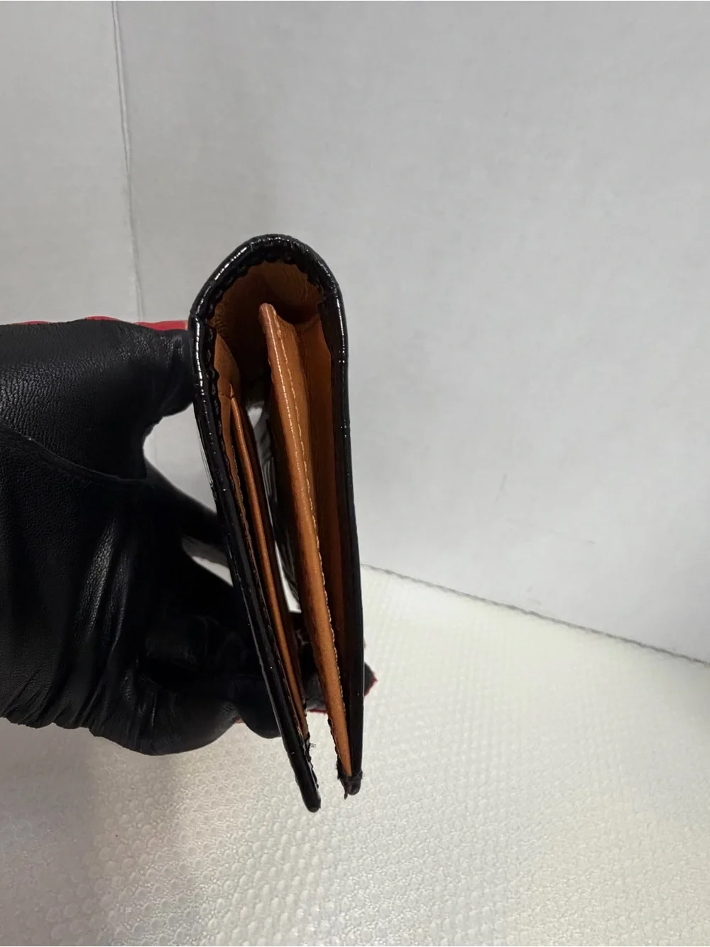 Black Croc-Embossed Women's Wallet - Classic Everyday Style